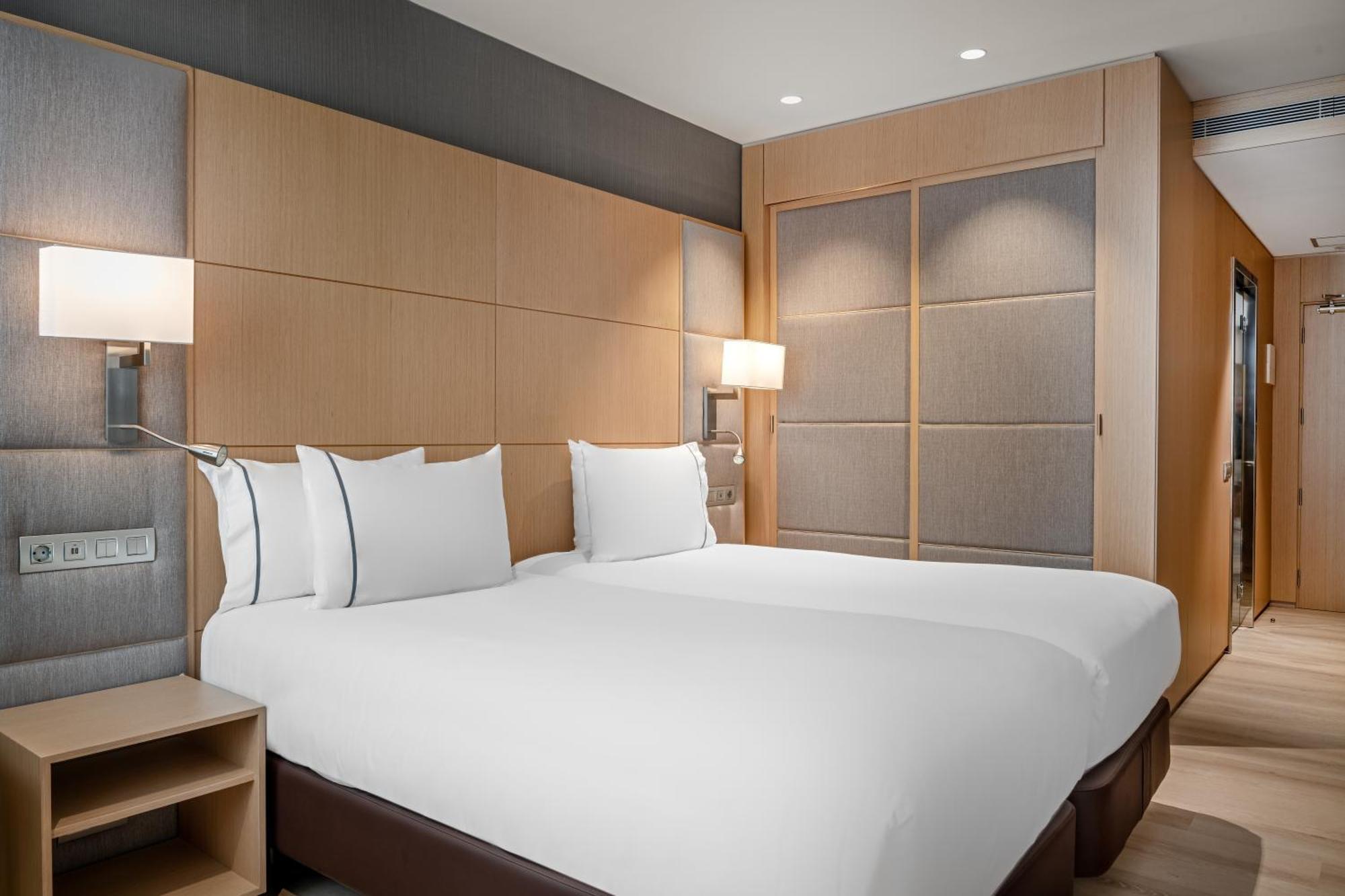 Ac Hotel Victoria Suites By Marriott Hotel